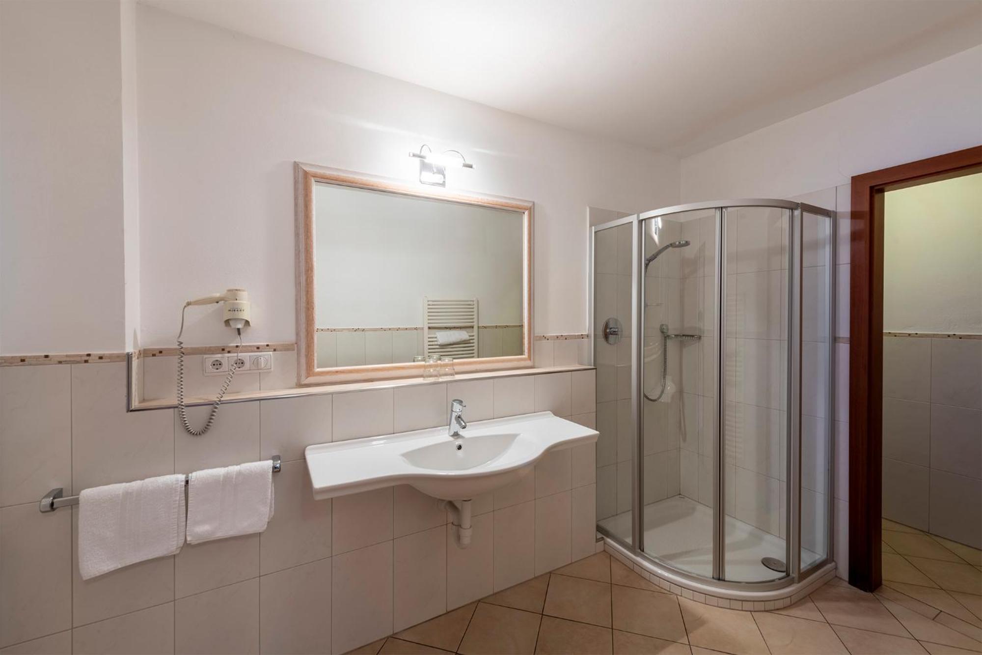 سكين Appartement Tschivon المظهر الخارجي الصورة