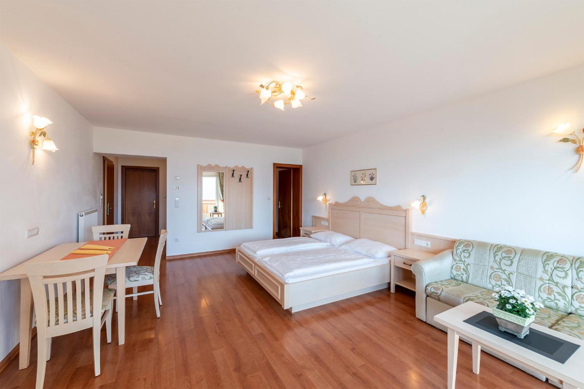سكين Appartement Tschivon المظهر الخارجي الصورة